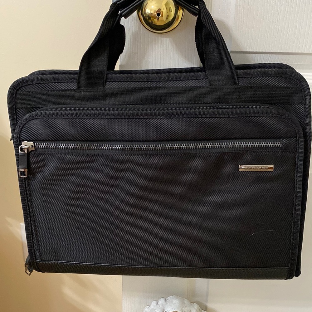 Brand new Samsonite laptop case.